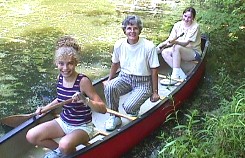 canoe.jpg (23342 bytes)